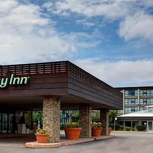 Airport East By Ihg Toronto